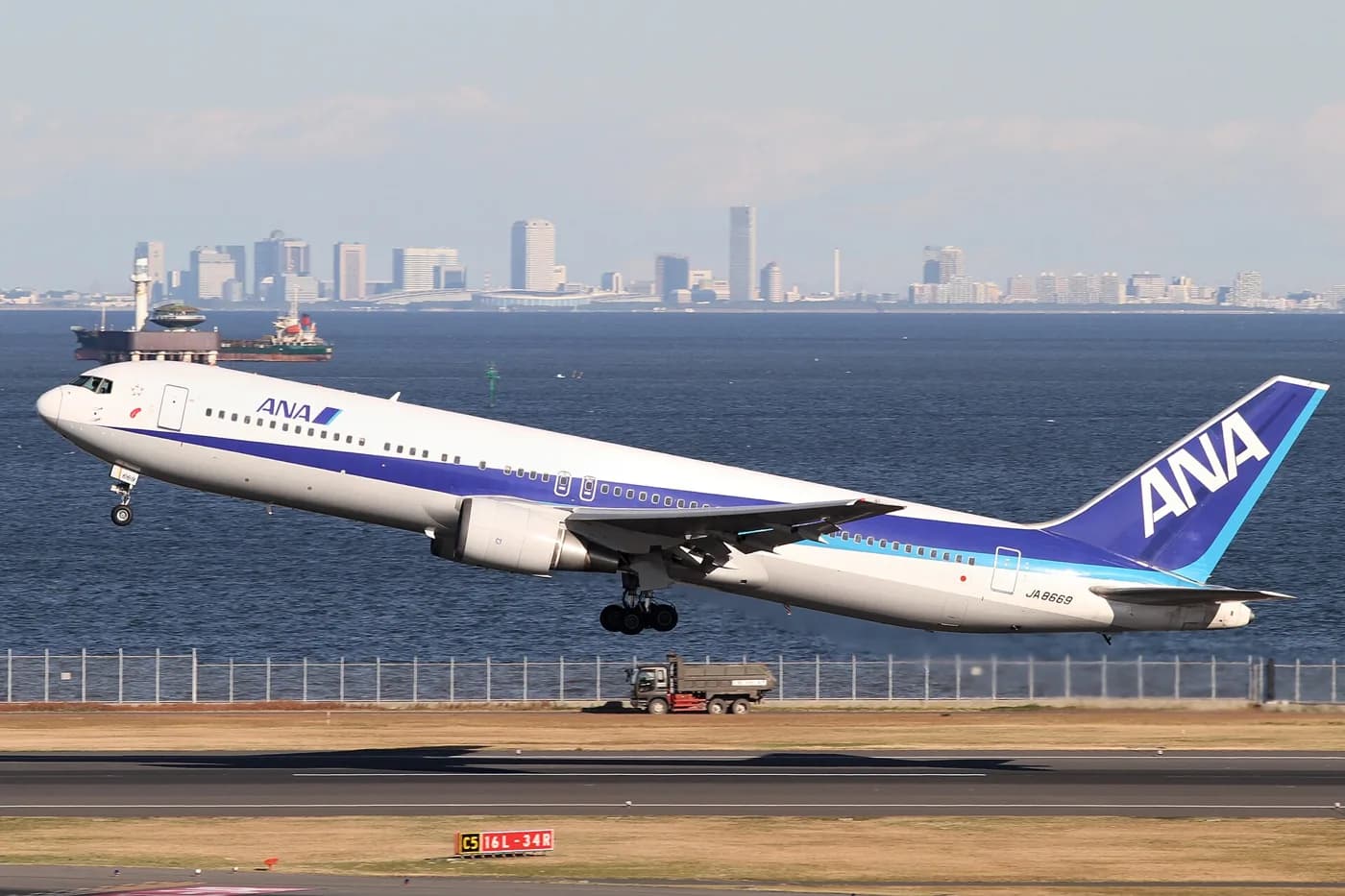 Boeing 767-300 (representative)